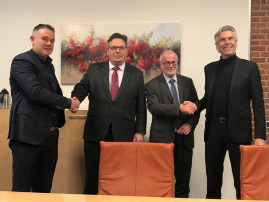 Foto wethouders, GGZ en Heijmans bij ondertekening dec 2018