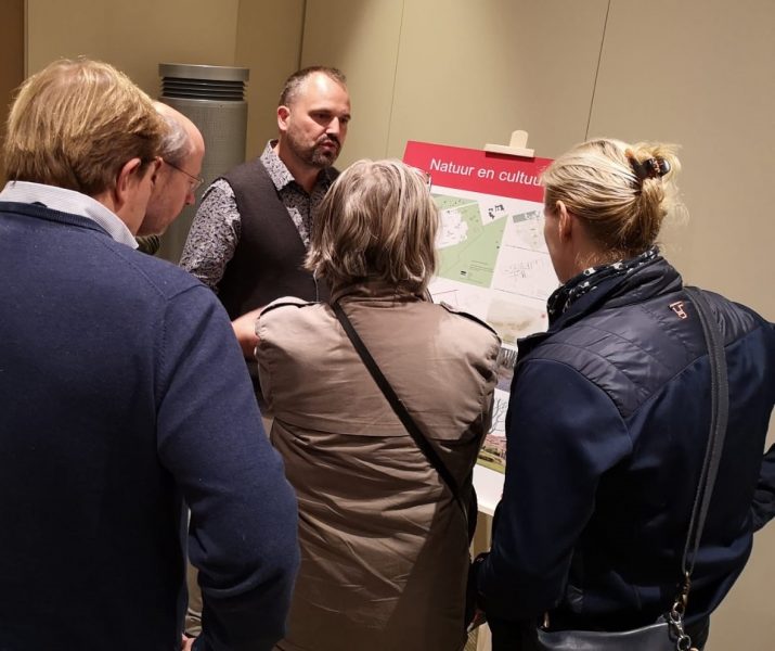 Foto buurtbijeenkomst(bijgesneden)